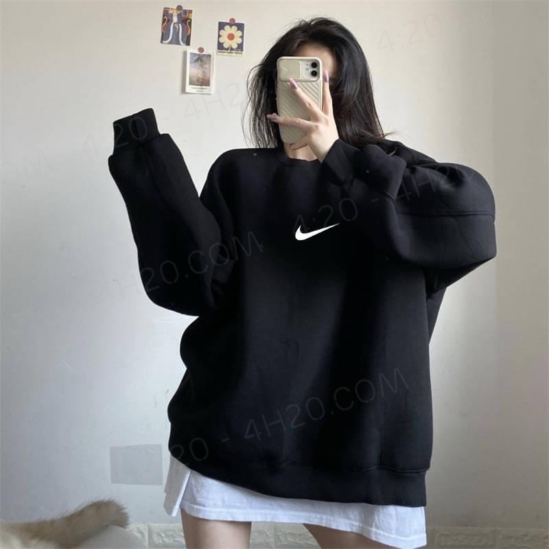 Áo Sweater nike logo nhỏ đen